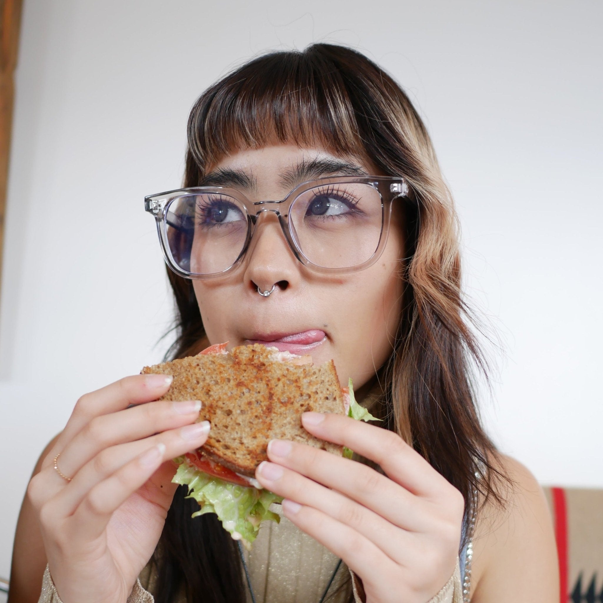 Square clear glasses - 𝐇𝐨𝐧𝐞𝐲 𝐁𝐮𝐭𝐭𝐞𝐫 𝐍𝐢𝐧𝐞