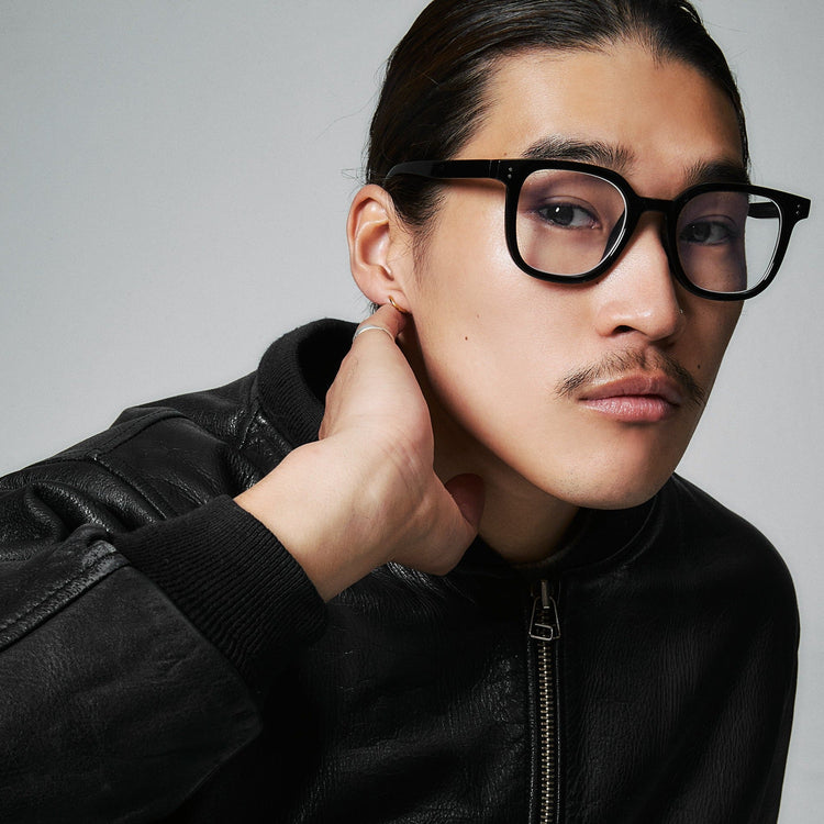 Square clear glasses - 𝐇𝐨𝐧𝐞𝐲 𝐁𝐮𝐭𝐭𝐞𝐫 𝐍𝐢𝐧𝐞