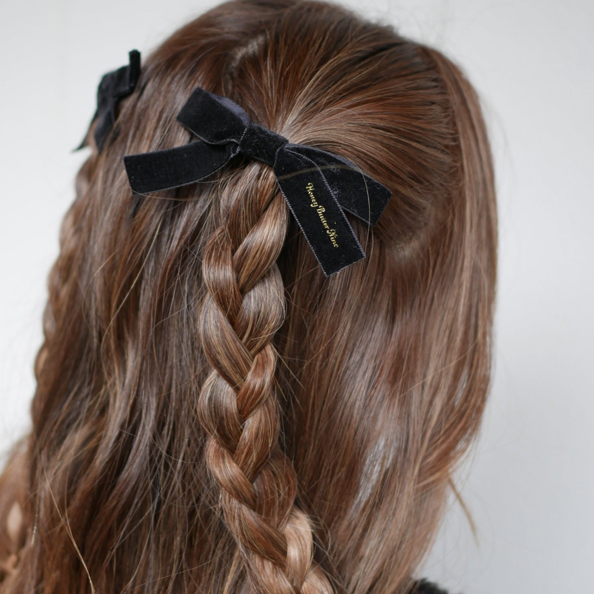 Velours ribbon clip (2set) - 𝐇𝐨𝐧𝐞𝐲 𝐁𝐮𝐭𝐭𝐞𝐫 𝐍𝐢𝐧𝐞