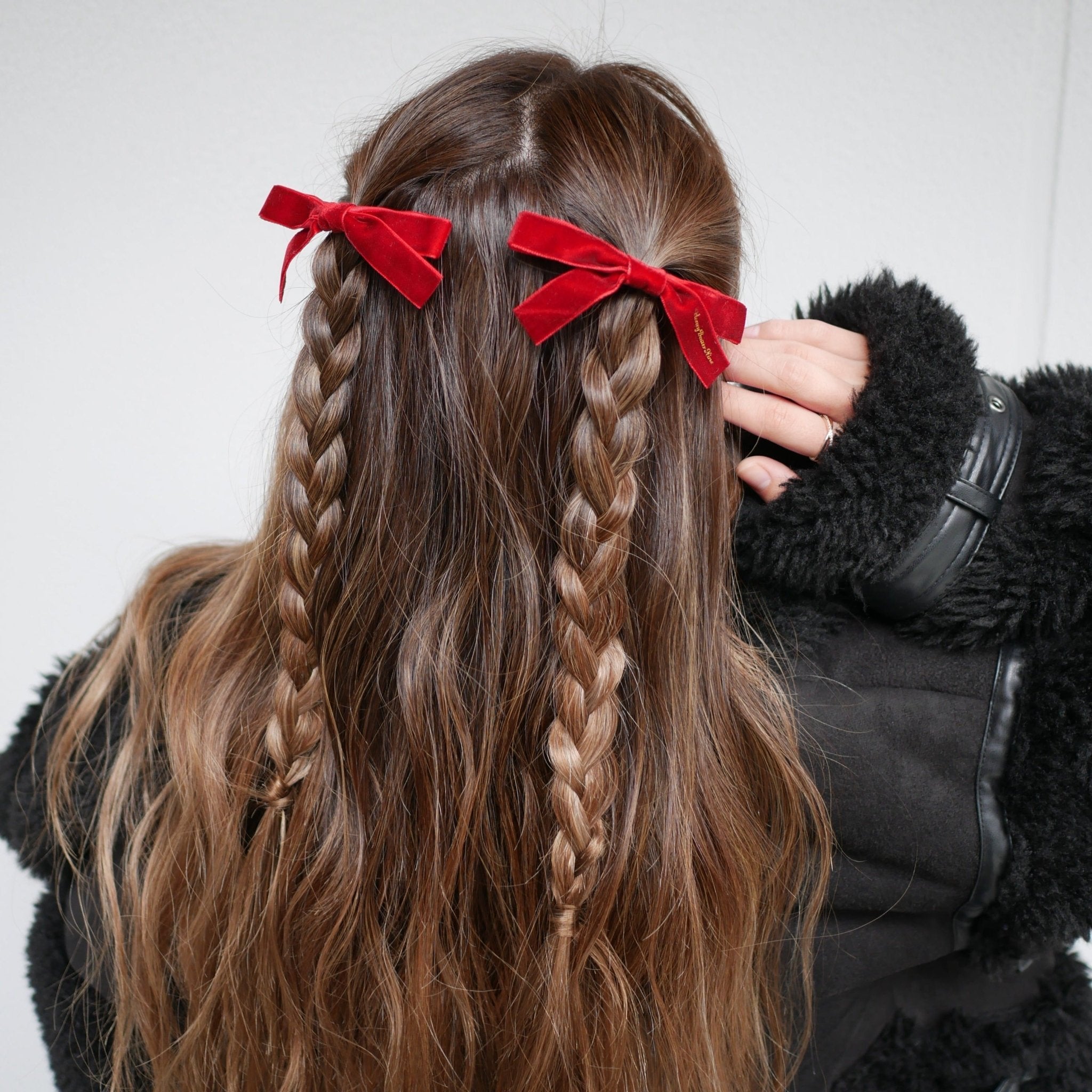 Velours ribbon clip (2set) - 𝐇𝐨𝐧𝐞𝐲 𝐁𝐮𝐭𝐭𝐞𝐫 𝐍𝐢𝐧𝐞