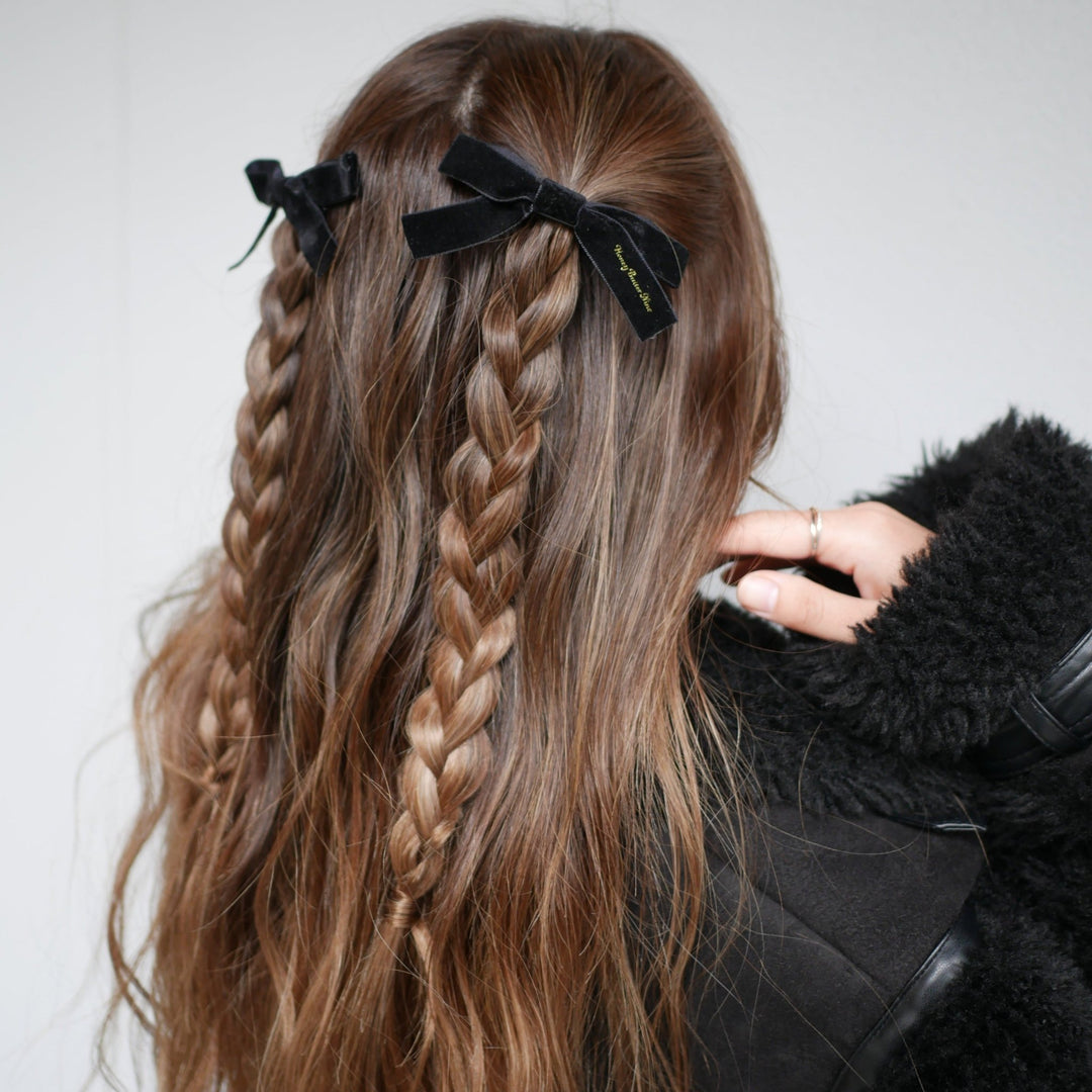 Velours ribbon clip (2set) - 𝐇𝐨𝐧𝐞𝐲 𝐁𝐮𝐭𝐭𝐞𝐫 𝐍𝐢𝐧𝐞