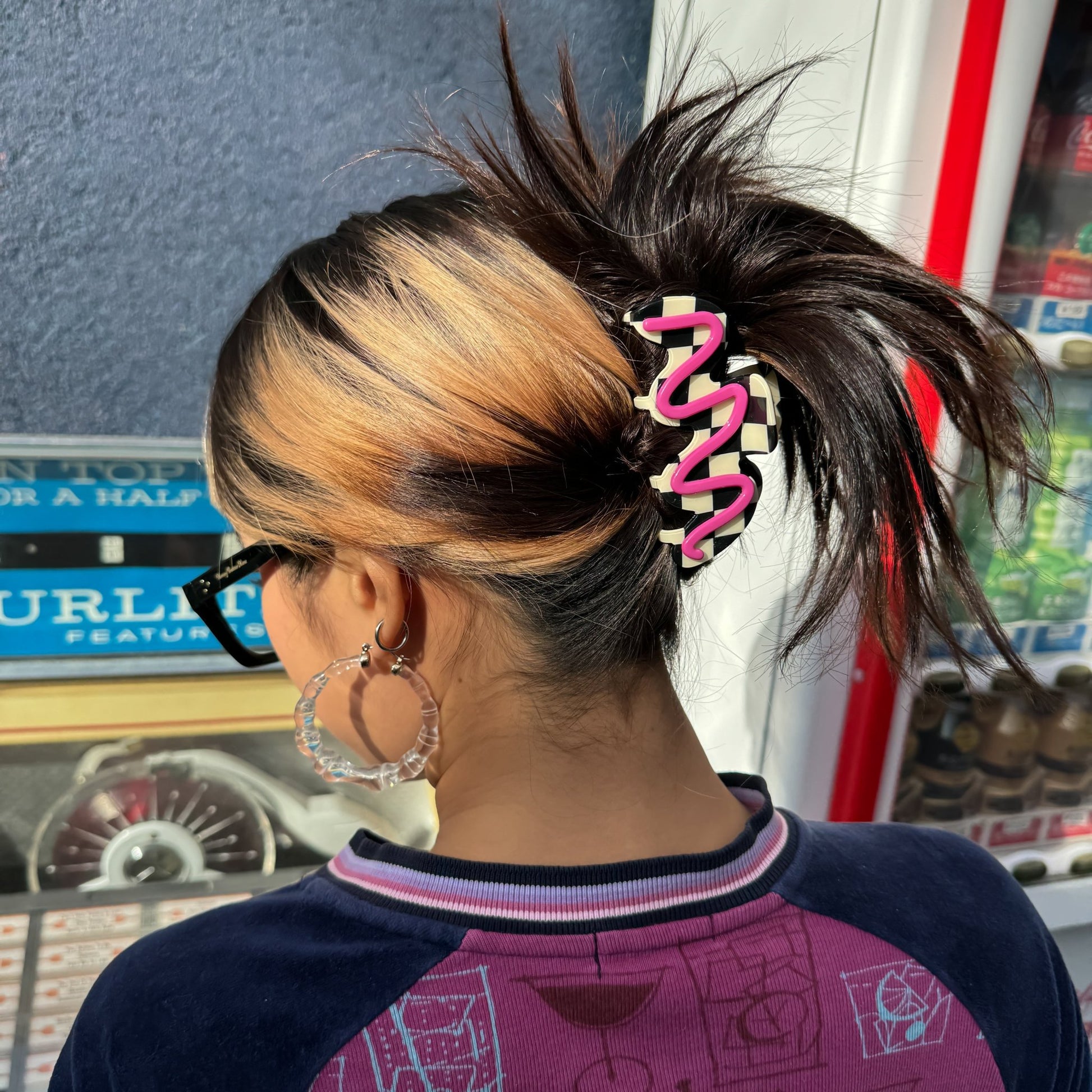 Wave hair clip - 𝐇𝐨𝐧𝐞𝐲 𝐁𝐮𝐭𝐭𝐞𝐫 𝐍𝐢𝐧𝐞