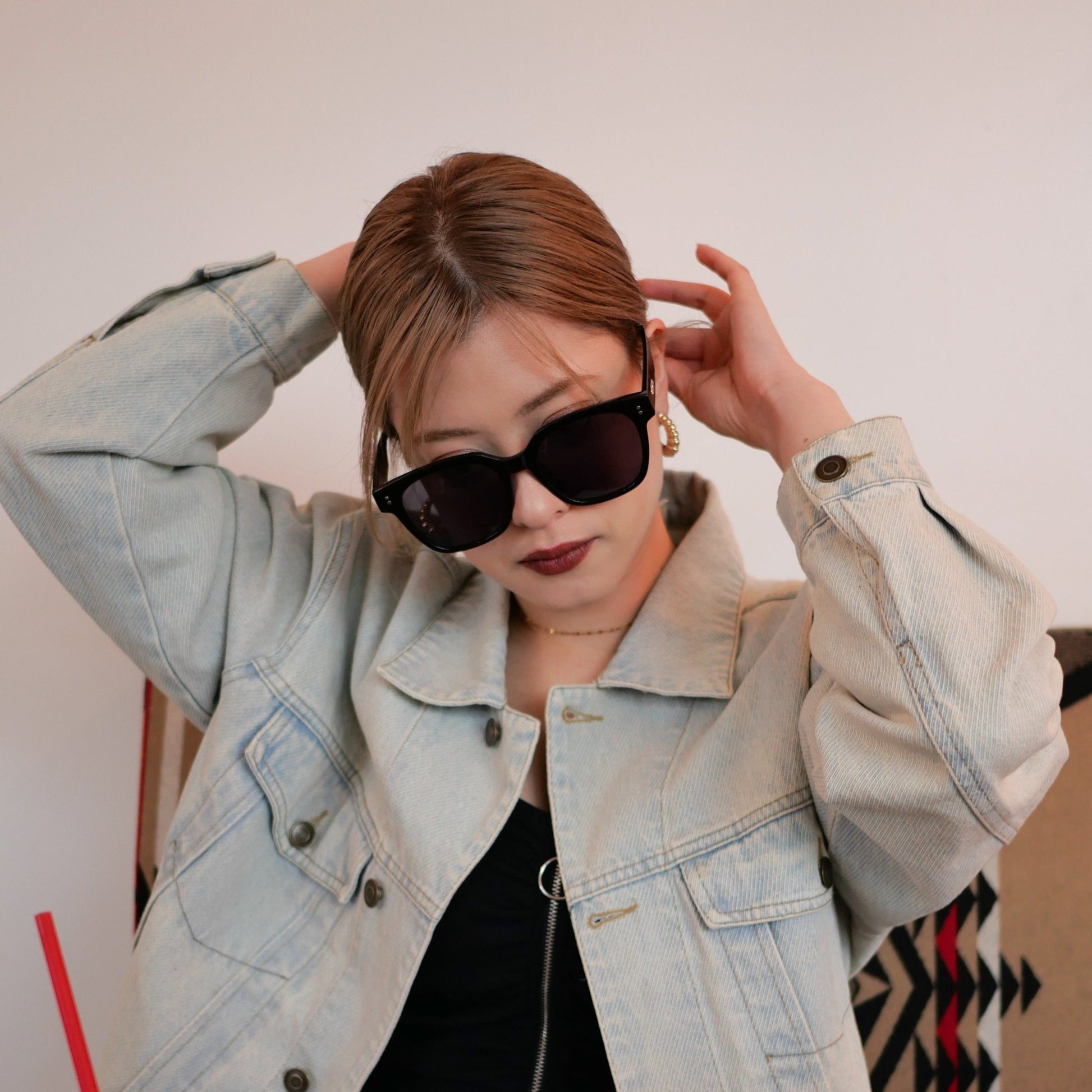 Wide sunglasses - 𝐇𝐨𝐧𝐞𝐲 𝐁𝐮𝐭𝐭𝐞𝐫 𝐍𝐢𝐧𝐞
